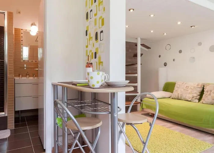 Dora's Calm Nest Over The Chestnut Tree *