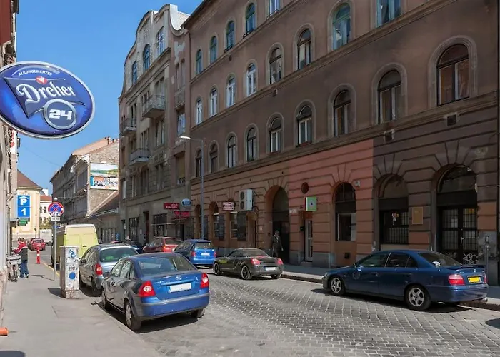 Dora's Calm Nest Over The Chestnut Tree Lägenhet Budapest